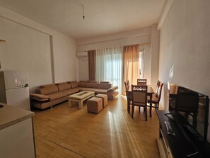 Living area - Albania Dream Saranda Apartments (Sarandë)