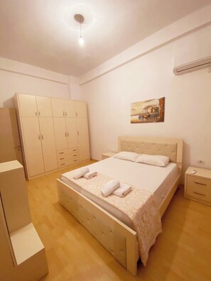 1 quarto, Wi-Fi de cortesia, roupa de cama