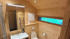 Cabin, 5 Bedrooms, Accessible, Smoking | Bathroom - Cozy and Family-friendly Mountain Cabin (Voss)