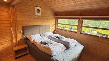 Cabin, 5 Bedrooms, Accessible, Smoking | 5 bedrooms