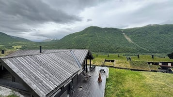 Cabin, 5 Bedrooms, Accessible, Smoking | Property grounds