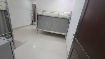 Selimut bulu angsa, busa memori, setrika/meja setrika, dan Wi-Fi gratis