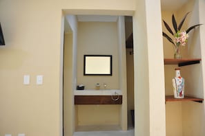 Deluxe Studio Suite | Free WiFi
