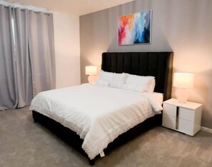 7 chambres, fer et planche à repasser, Wi-Fi, draps fournis