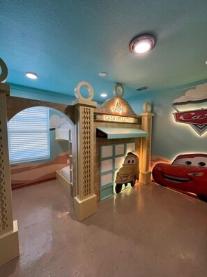 Interior - 7 Bedrooms / 6.5 Bathrooms / Solara (2306SR) (KISSIMMEE)