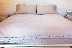 2 bedrooms, bed sheets