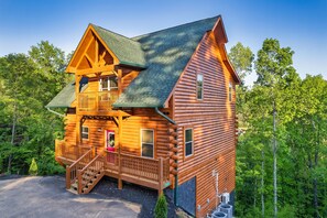 Exterior - Spring Break Cabin • Indoor Pool • Minutes to Dollywood (Sevierville)
