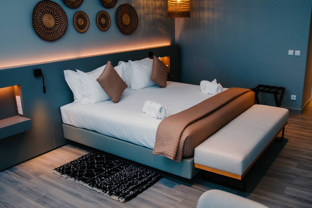 Executive Suite, 1 Bedroom, City View | In-room safe, desk, laptop workspace, blackout drapes