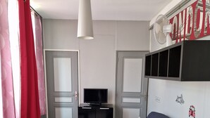 Uklassifisert bilde, 4 av 8, knapp