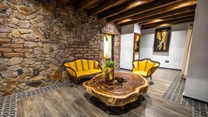 Sınıflandırılmamış resim, 20 üzerinden 3, düğme