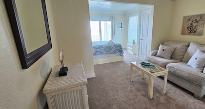 1817 Oceanfront Bed & Breakfast