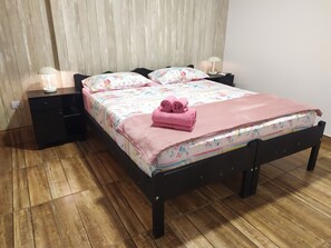 1 bedroom, WiFi, bed sheets