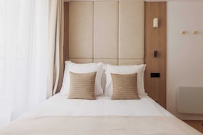 House | 1 bedroom, laptop workspace, iron/ironing board, bed sheets