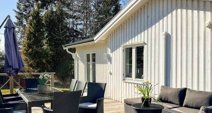 3 Person Holiday Home in Farentuna