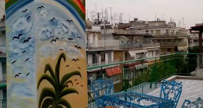 Penthouse on the 4th floor with huge Balcony! 10 min away from Metro.