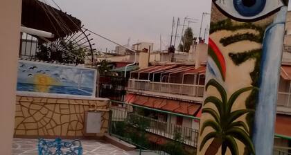 Penthouse on the 4th floor with huge Balcony! 10 min away from Metro.