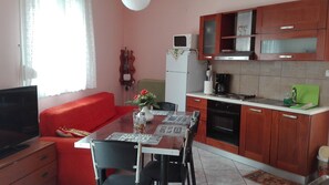 Microwave, oven