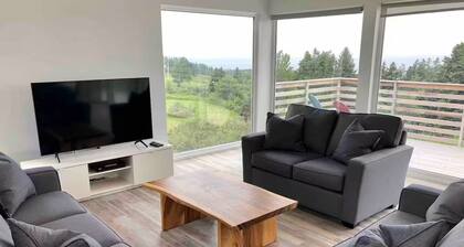 Banks Rd Modern Oceanside Oasis