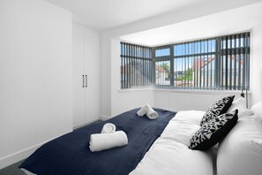 2 slaapkamers, een strijkplank/strijkijzer, gratis wifi, beddengoed