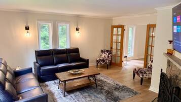 智能电视、壁炉