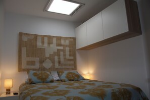 2 bedrooms, iron/ironing board, bed sheets