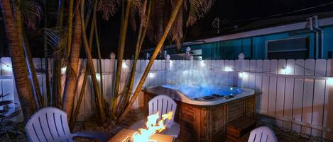 Outdoor spa tub