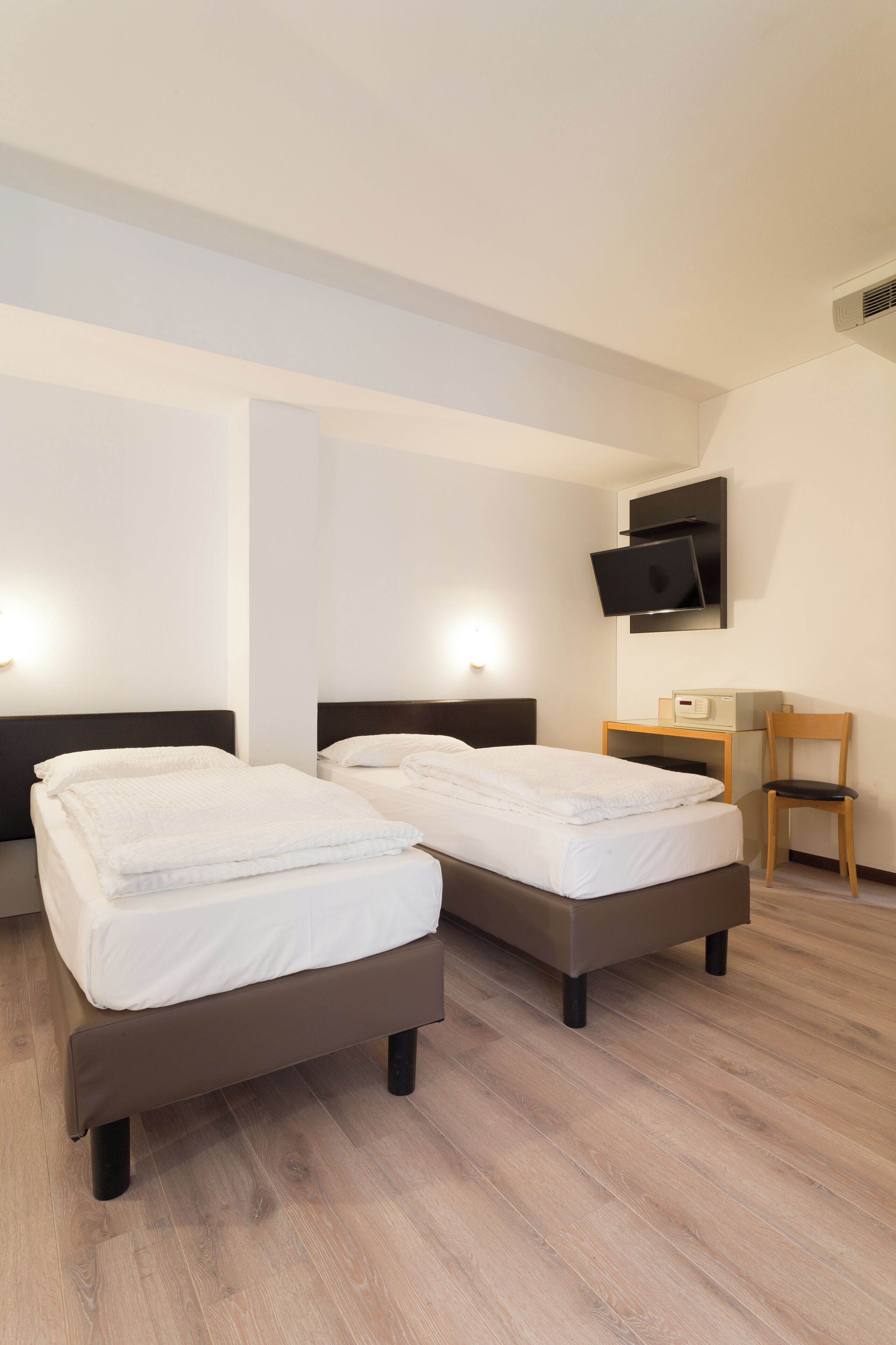 Standard-Vierbettzimmer, Balkon