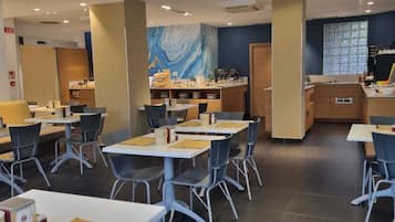 Colazione a buffet inclusa, servita tutte le mattine