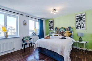 6 soverom, strykejern/-brett, internettilgang og sengetøy