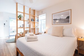 1 slaapkamer, een strijkplank/strijkijzer, wifi, beddengoed