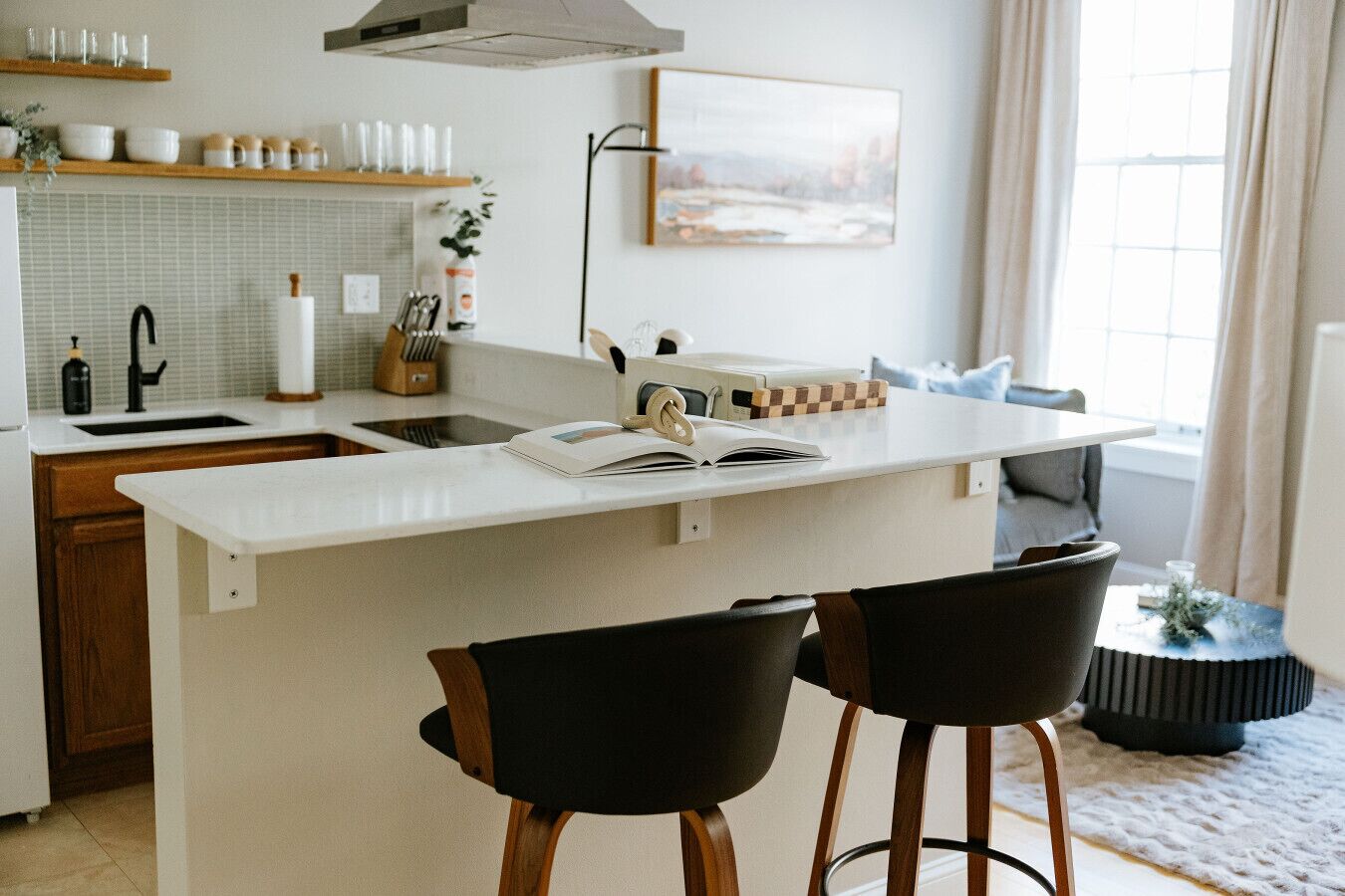 Fridge, stovetop, coffee/tea maker, toaster