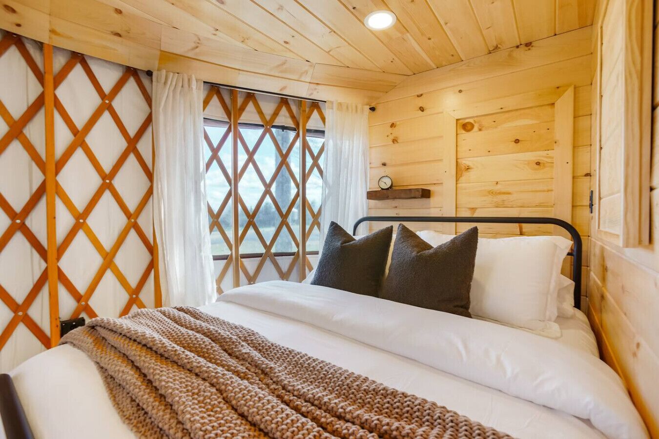 1 bedroom, desk, travel crib, free WiFi