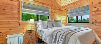 Hidden Creek Hideaway - Cozy Log Cabin w/ Hot Tub, Fire Pit & Scenic Views