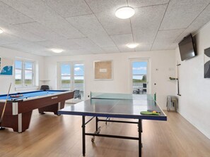 House | Game room