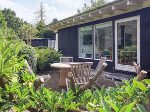 Exterior - 6 Person Holiday Home in Dronningmolle (Dronningmolle)
