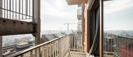 อพาร์ทเมนท์ | ระเบียง