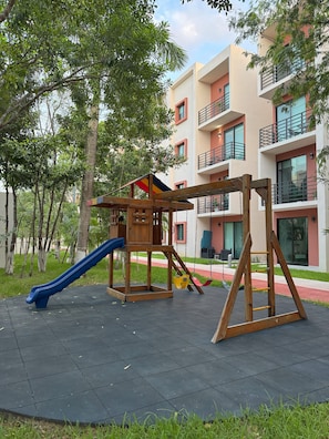 Children’s area - Modern apart in Cancun, well located, amenities. 2 bedrooms and 2 full bathrooms (Cancún)