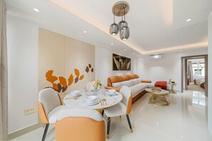 Dining - Luxe Mayfair Two Bedroom with Hotel Finish H5 (London)