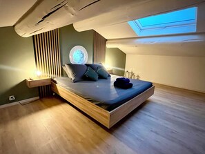 WiFi, bed sheets