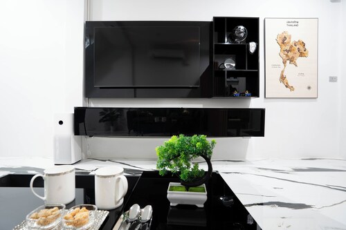 Bangkok Family Retreat 2BR Townhome with A/C, Fast WiFi & Kid-Friendly Setup