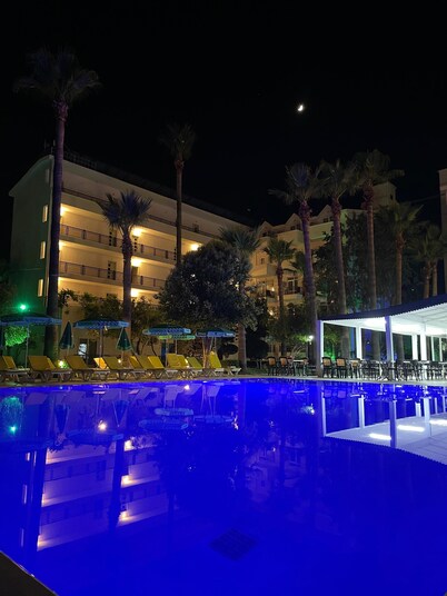 Malibu Garden Resort