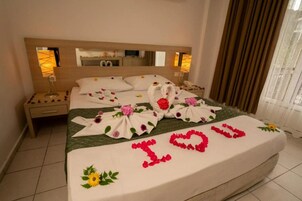 Ropa de cama de alta calidad, colchones Select Comfort y escritorio 