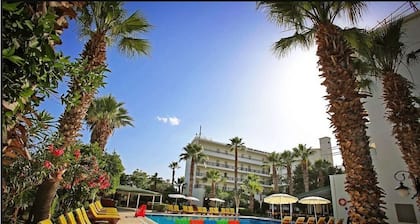 Malibu Garden Resort