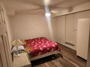 WiFi, bed sheets