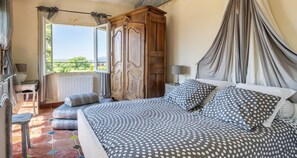 3 chambres, bureau, fer et planche à repasser, Wi-Fi gratuit