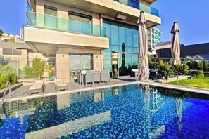 Indendørs pool, udendørs pool