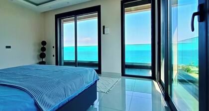 Luxury villa with sea view & 9,000 m² SPA access