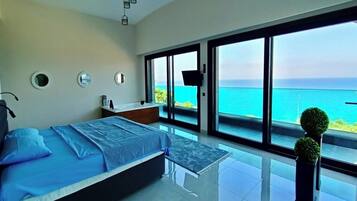 5 bedrooms, in-room safe, iron/ironing board, free WiFi