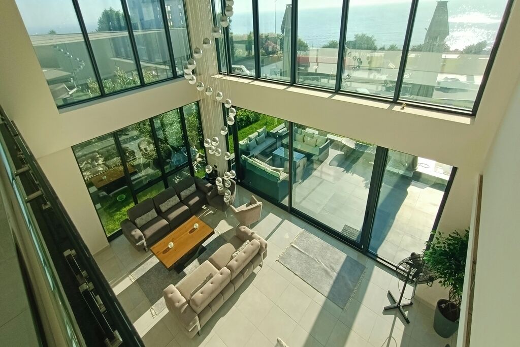 Fernseher, Tischtennisplatte