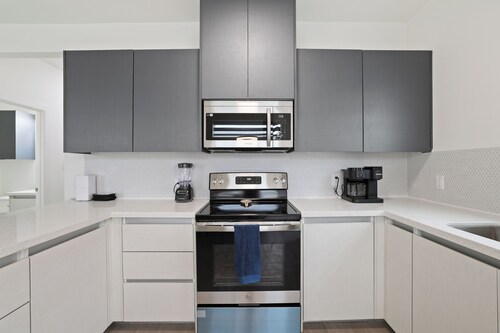 Charming 2-bedroom apartment with WiFi, AC in fabulous Alton/Mission Tx.